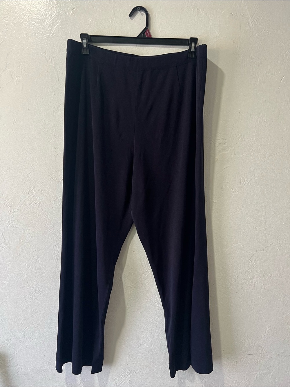 Exclusively Misook Navy Knit
Pull-On Wide Leg Pants size 2XL
